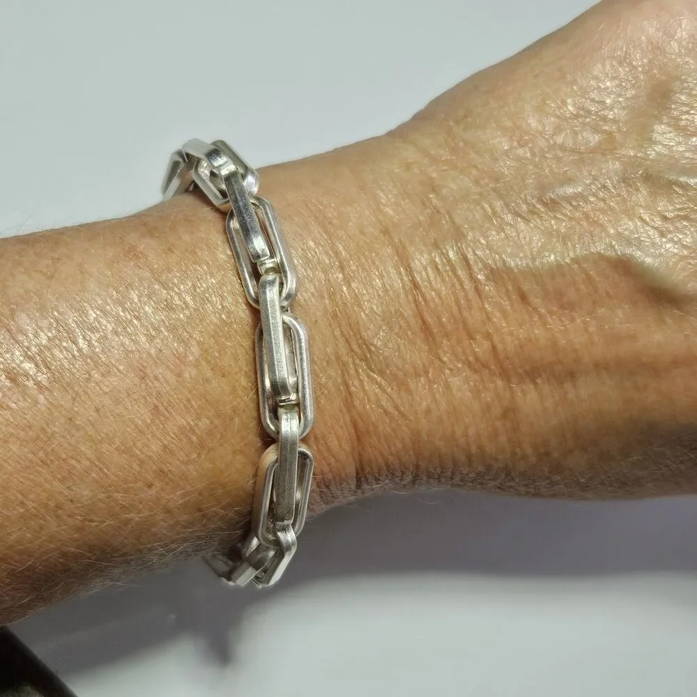 Silver Tone Long Links Stretch Bracelet Up To 8